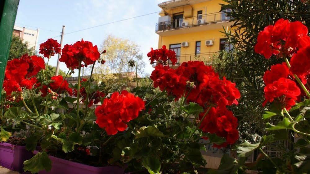 Stare In Centro Guest House Катания Екстериор снимка